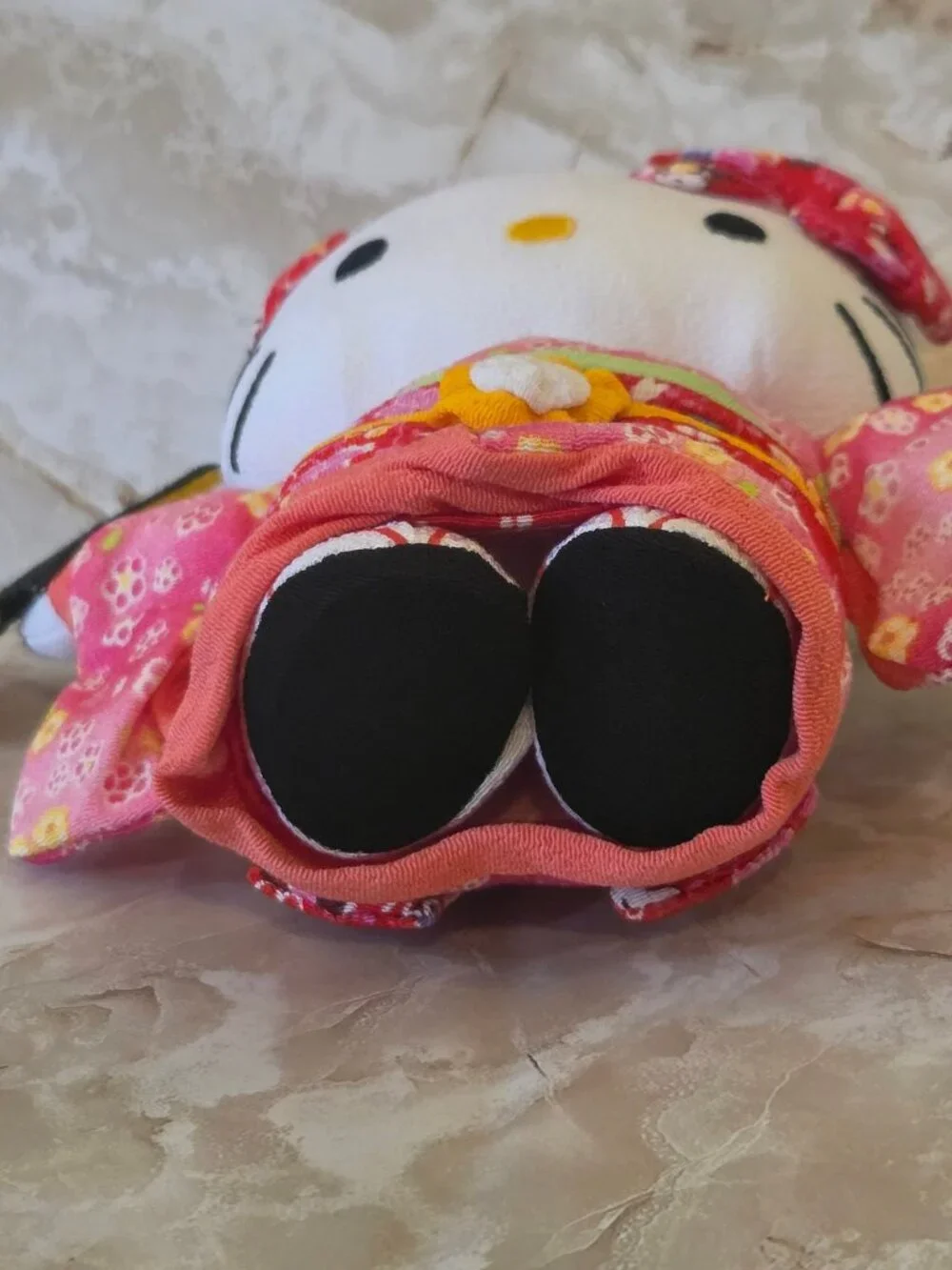 Sanrio Japan Hello Kitty Traditional Chirimen Pink Kimono Collectors Doll